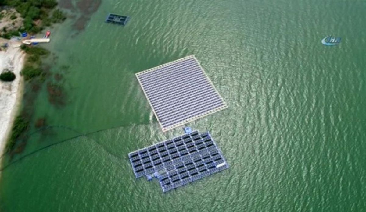 Türkiye\'nin İlk Yüzer Güneş Enerji Santrali Havadan Görüntülendi