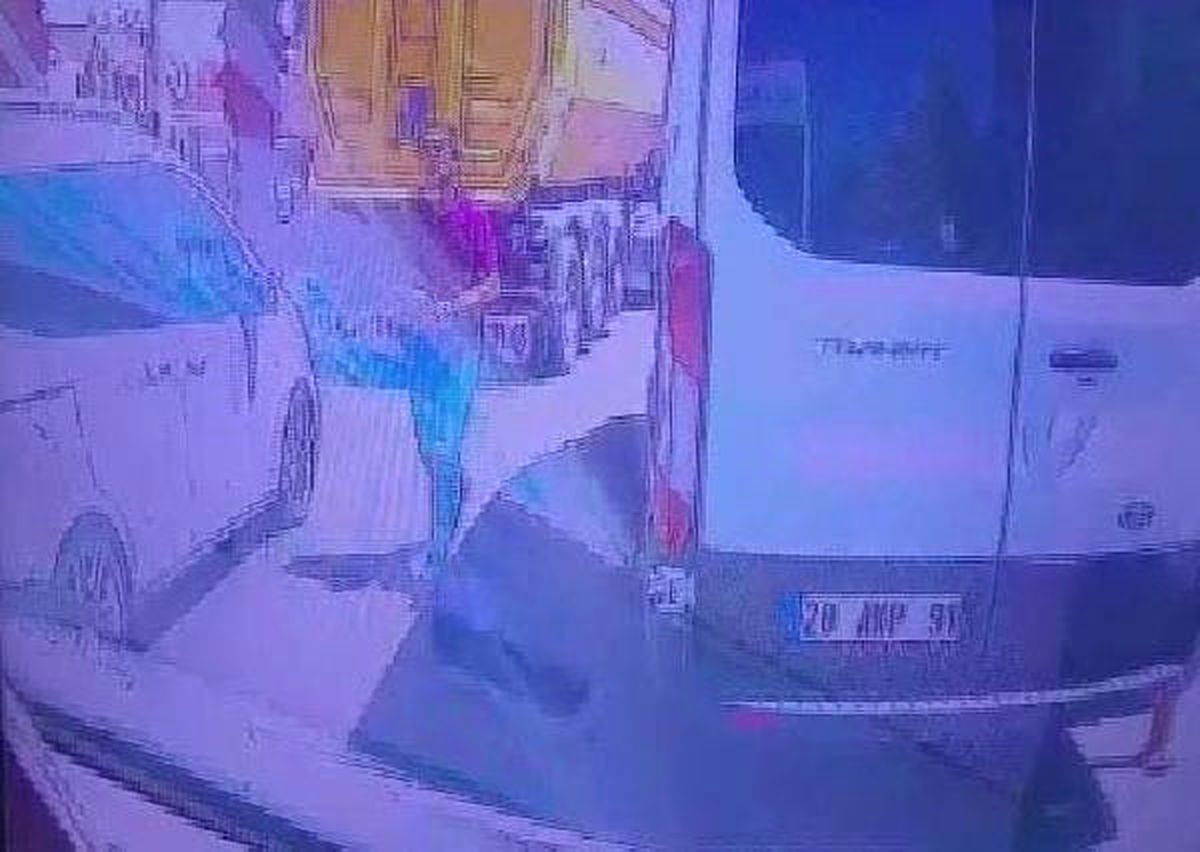 Bıçak Çeken Sürücü Kamerada