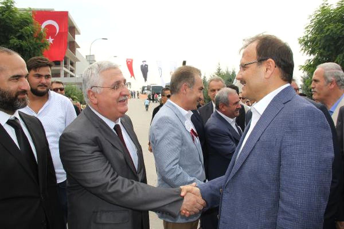Çavuşoğlu, "El Birliği ile Çalışarak Bursa\'yı ve Türkiye\'yi Büyüteceğiz" (2)