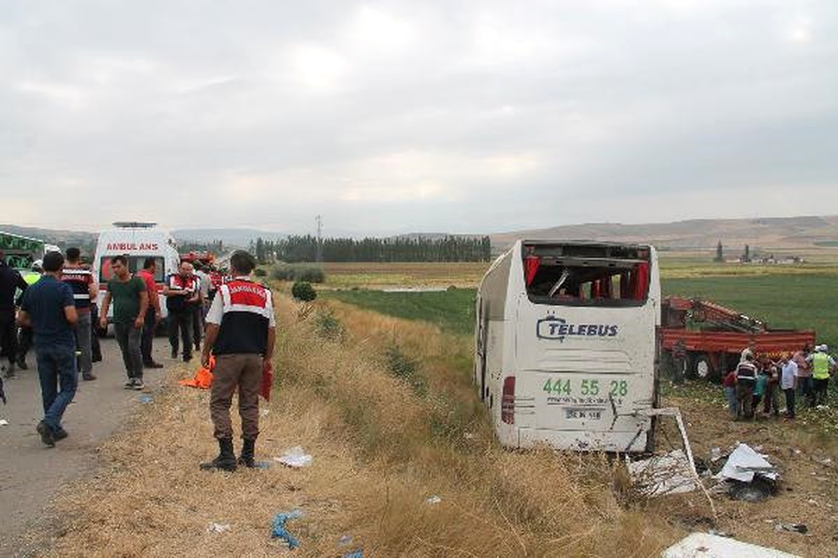 Dha Yurt - Yolcu Otobüsü Şarampole Yuvarlandı: 4 Ölü, 30 Yaralı (2)