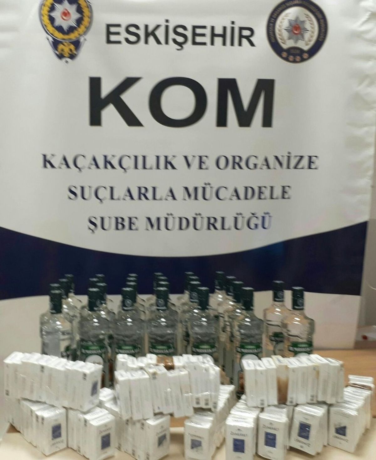 Eskişehir\'de Kaçak Sigara ve İçki Operasyonu