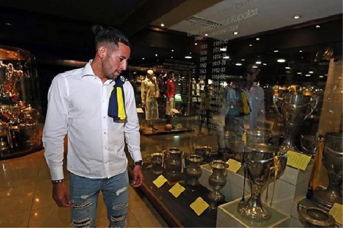 Fenerbahçe\'nin Şilili Oyuncusu Isla: "Şampiyonluklar Kazanmaya Geldim"