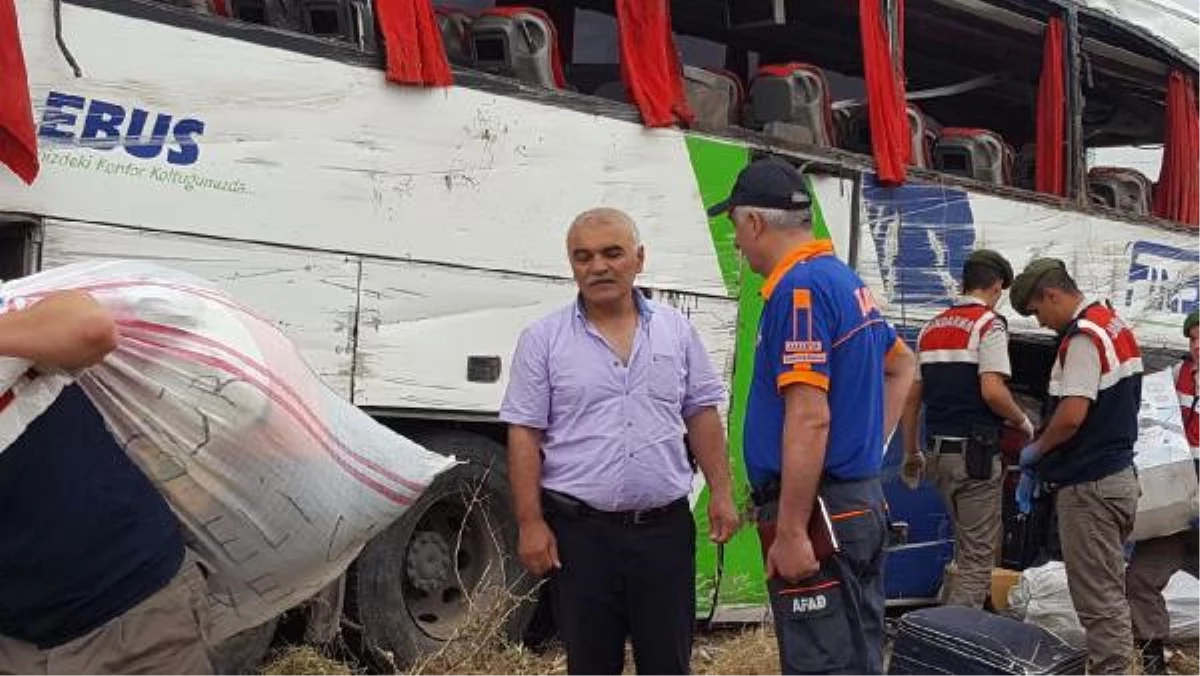 Güncelleme 2 - Amasya\'da Yolcu Otobüsü Devrildi