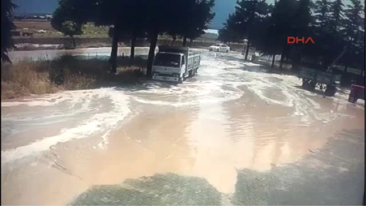 Konya-Akaryakıt İstasyonunu Sel Suları Bastı