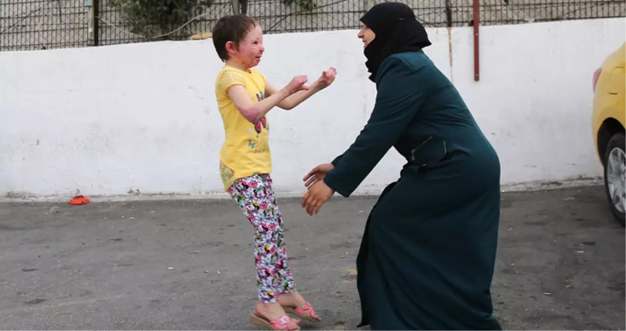 Cumhurbaşkanlığı ve Hayırseverler Destek Oldu, Minik Hiba Annesi ve Kardeşlerine Kavuştu