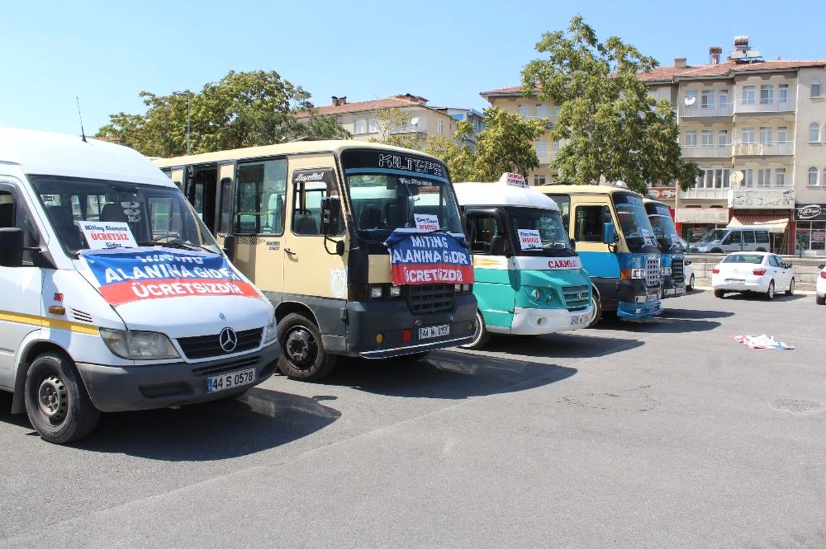 Minibüsçü ve Servisçiler Geleneği Bozmadı