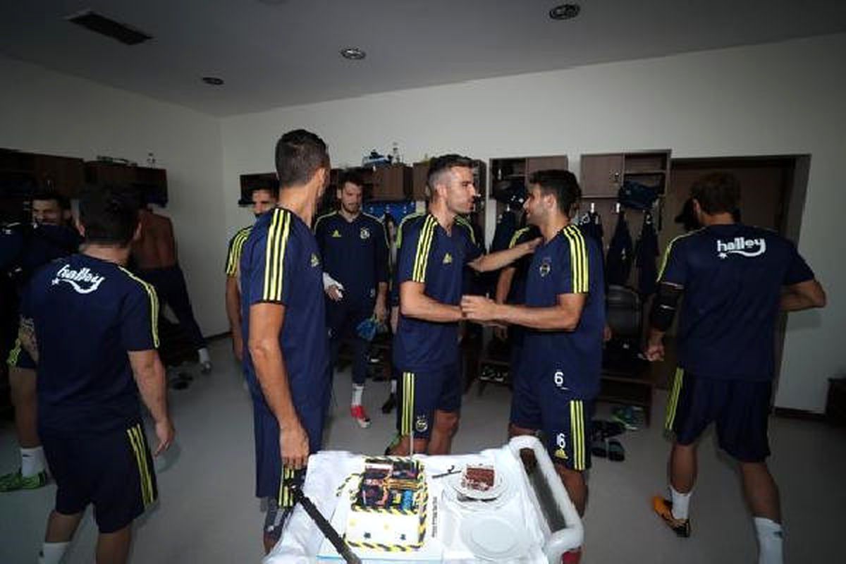 Fenerbahçe\'de Cagliari Maçı Hazırlıkları Tamamlandı