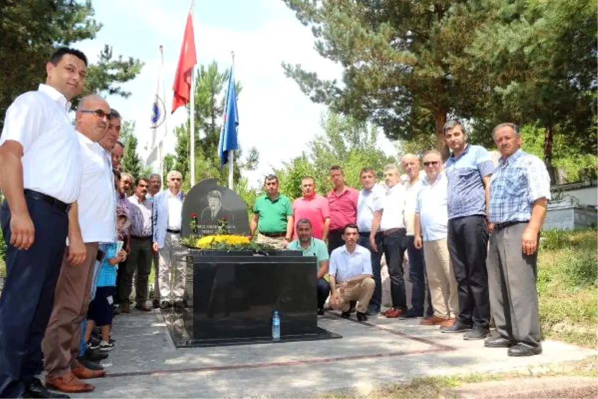 Şemsi Denizer Mezarı Başında Anıldı