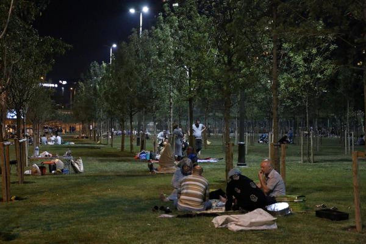 Sıcaktan Bunalan İstanbullular Soluğu Sahilde Aldı