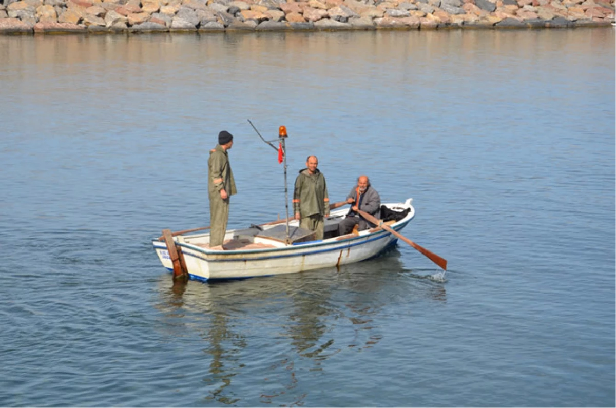 Alaplı Balıkçı Barınağında Derinlik Artırılıyor
