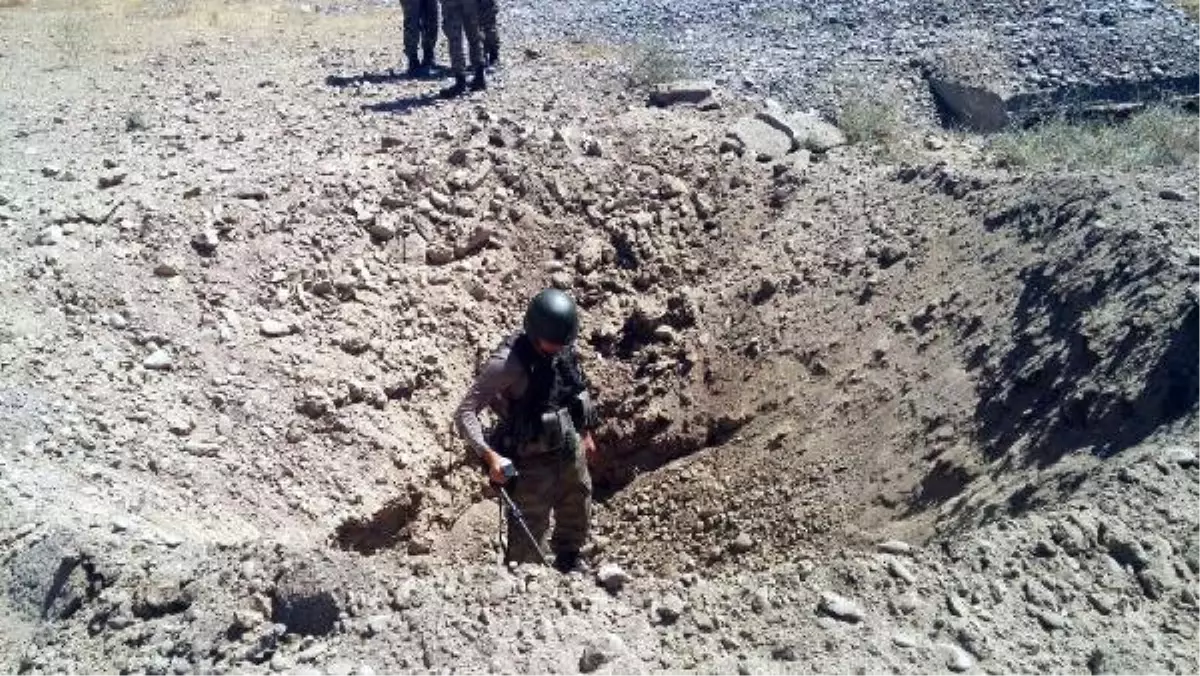 Bingöl\'de Yola Tuzaklanan 120 Kilo Patlayıcı İmha Edildi