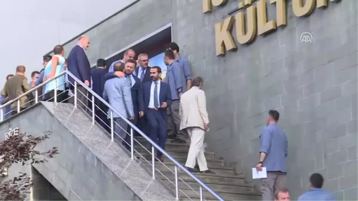 Cumhurbaşkanı Erdoğan Vatandaşlarla Sohbet Etti, Esnaf Ziyaretinde Bulundu