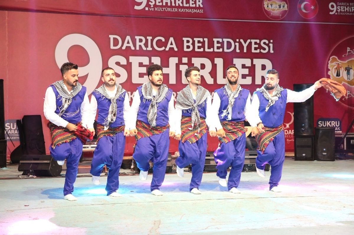 Darıca\'da Batmanlılar Sahne Aldı
