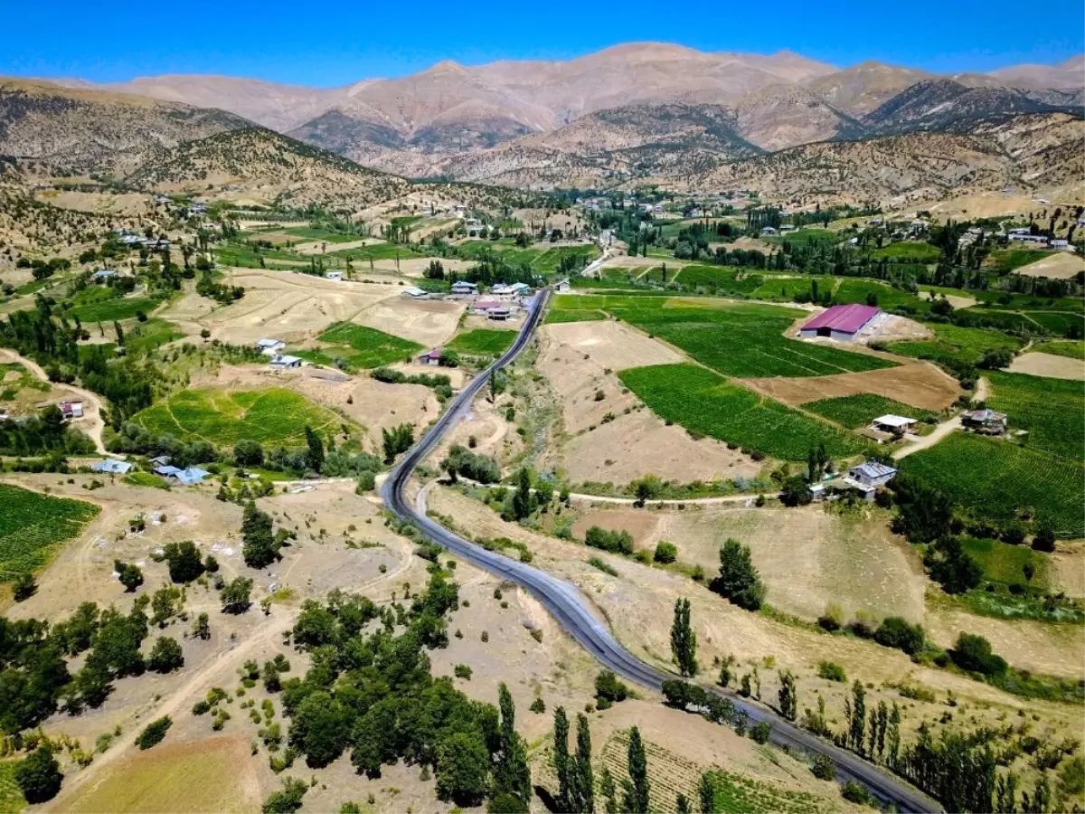 Doğanşehir\'in Grup Yolu Asfaltlandı