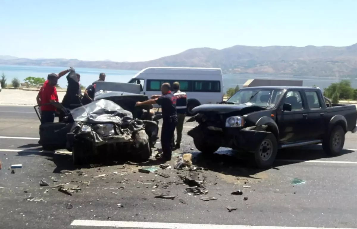 Elazığ\'da Feci Kaza: 3 Ölü, 2 Yaralı