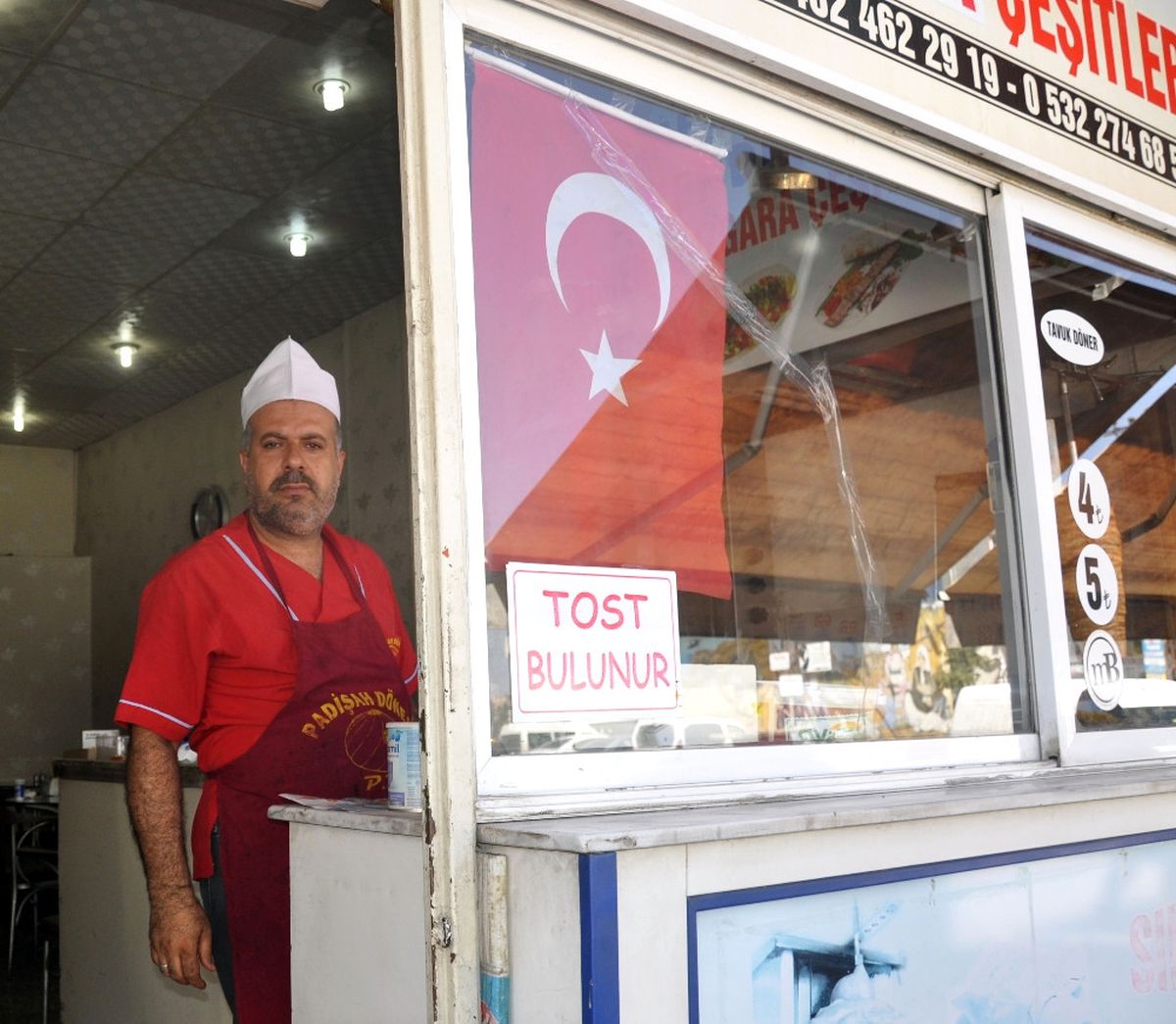 Esnaftan Bayrağa Müdahaleye Tokatlı Cevap