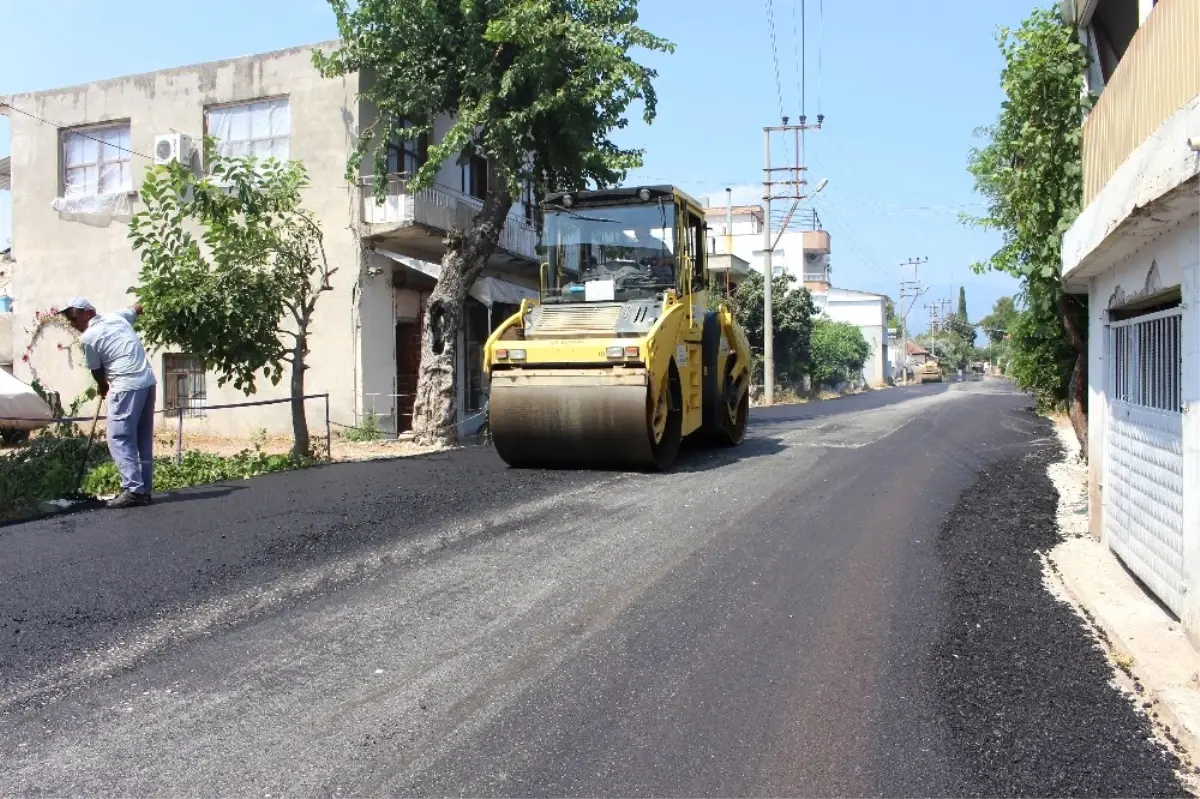 Kumluca ve Finike\'ye Sıcak Asfalt