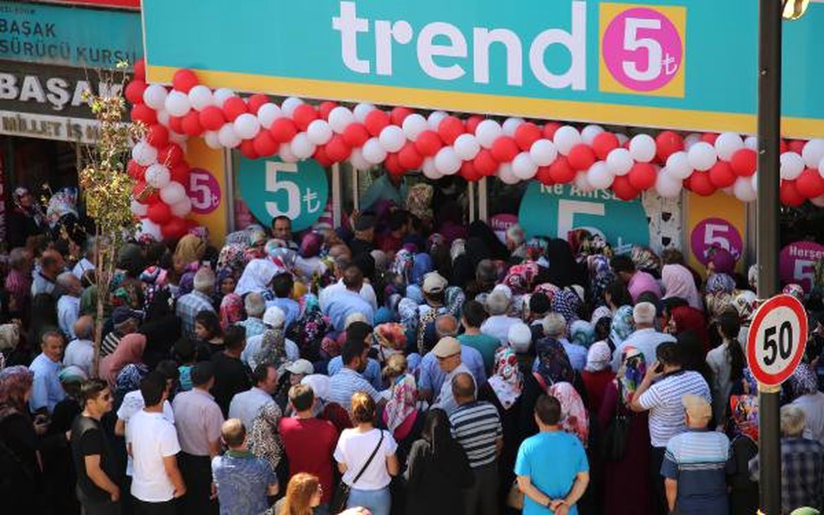 Mağazada \'Ne Alırsan 5 Lira\' İzdihamı