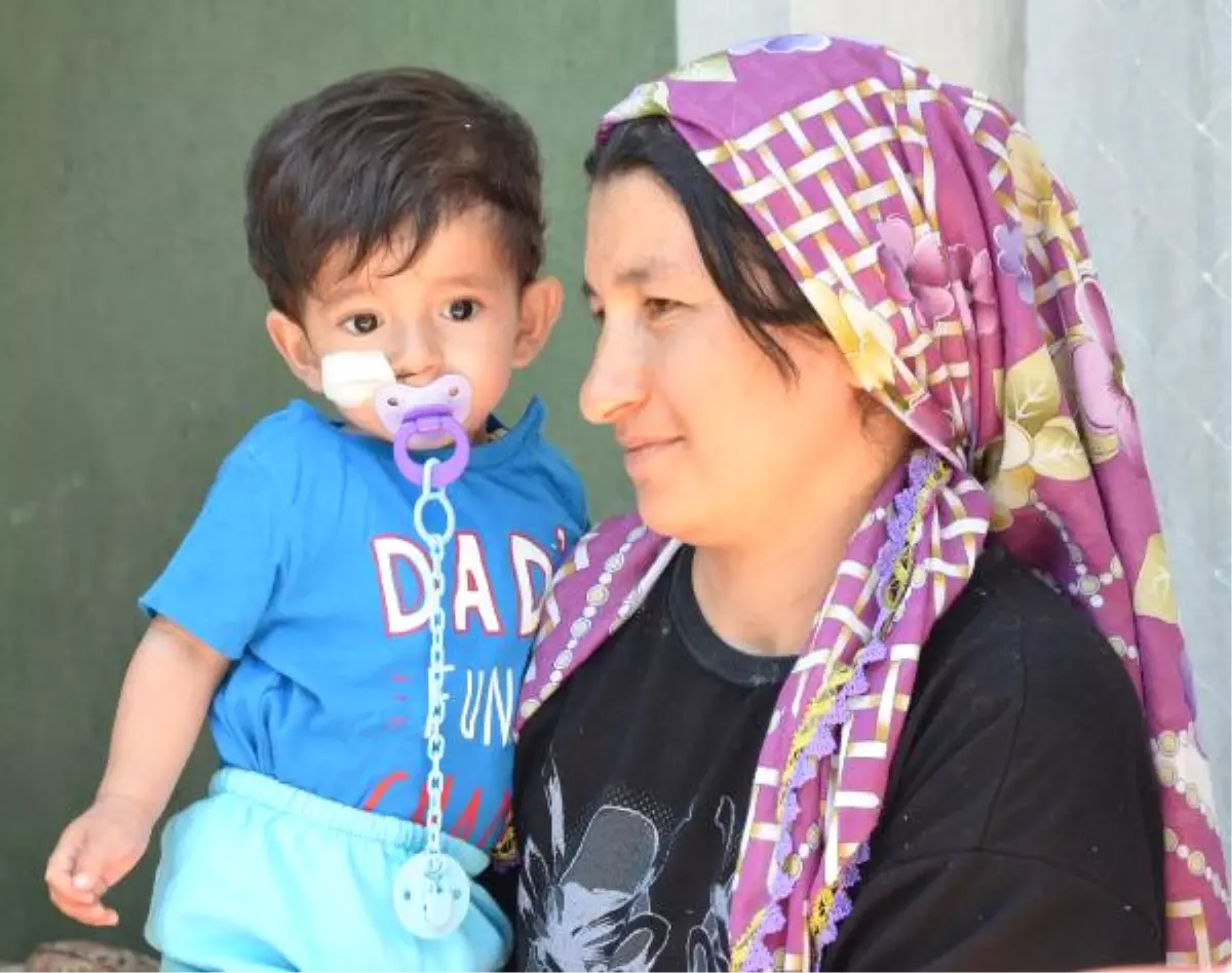 Oğlunun Tedavisi İçin Televizyona Çıkınca, Nikahsız Eşi Tarafından Terk Edildi