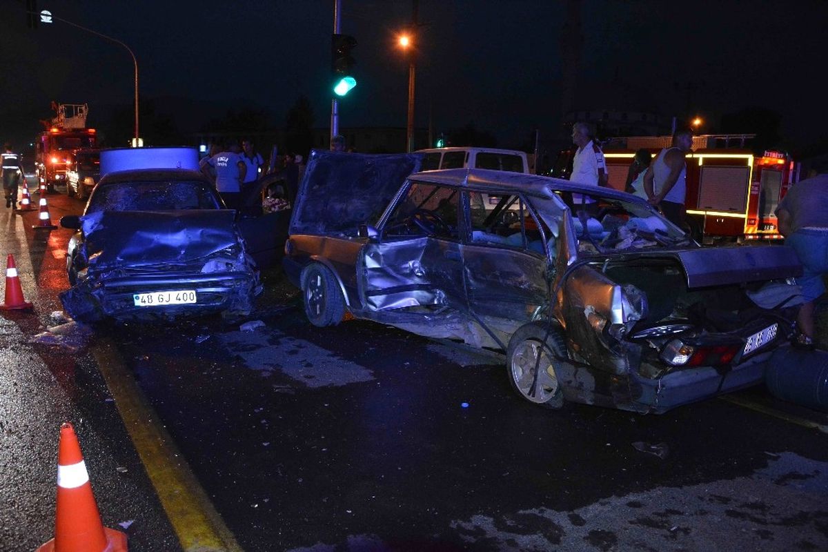 Ortaca\'da Trafik Kazası; 5 Yaralı