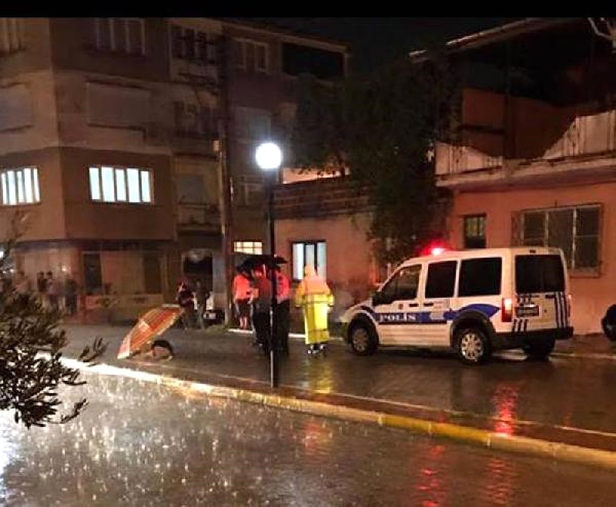 Otomobilin Çarptığı Kadın Öldü, Sürücü Kaçtı