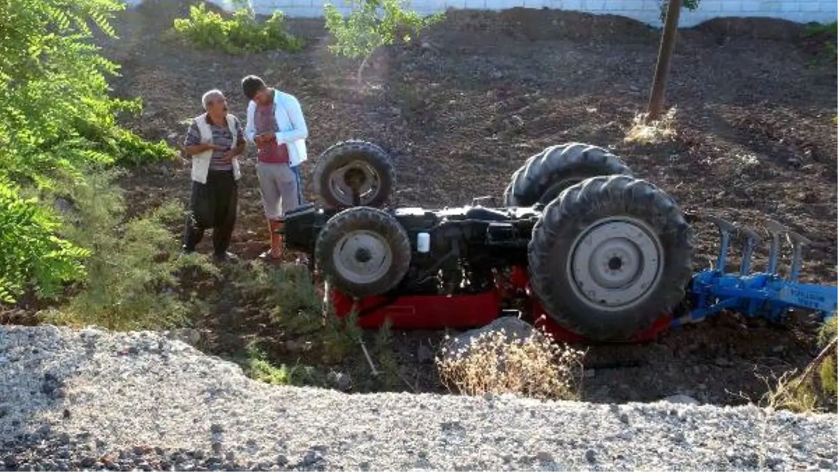 Tır\'ın Çarptığı Traktör, Çocukların Üzerine Devrildi: 2 Ölü, 1 Yaralı