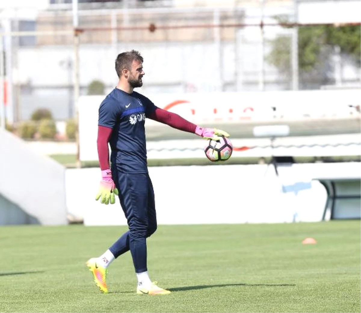 Trabzonspor\'da Onur ve Castillo Ligdeki İlk Maçta Yok