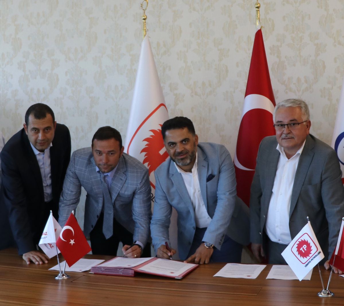 Türkiye Petrolleri\'ne 3 Yeni İstasyon