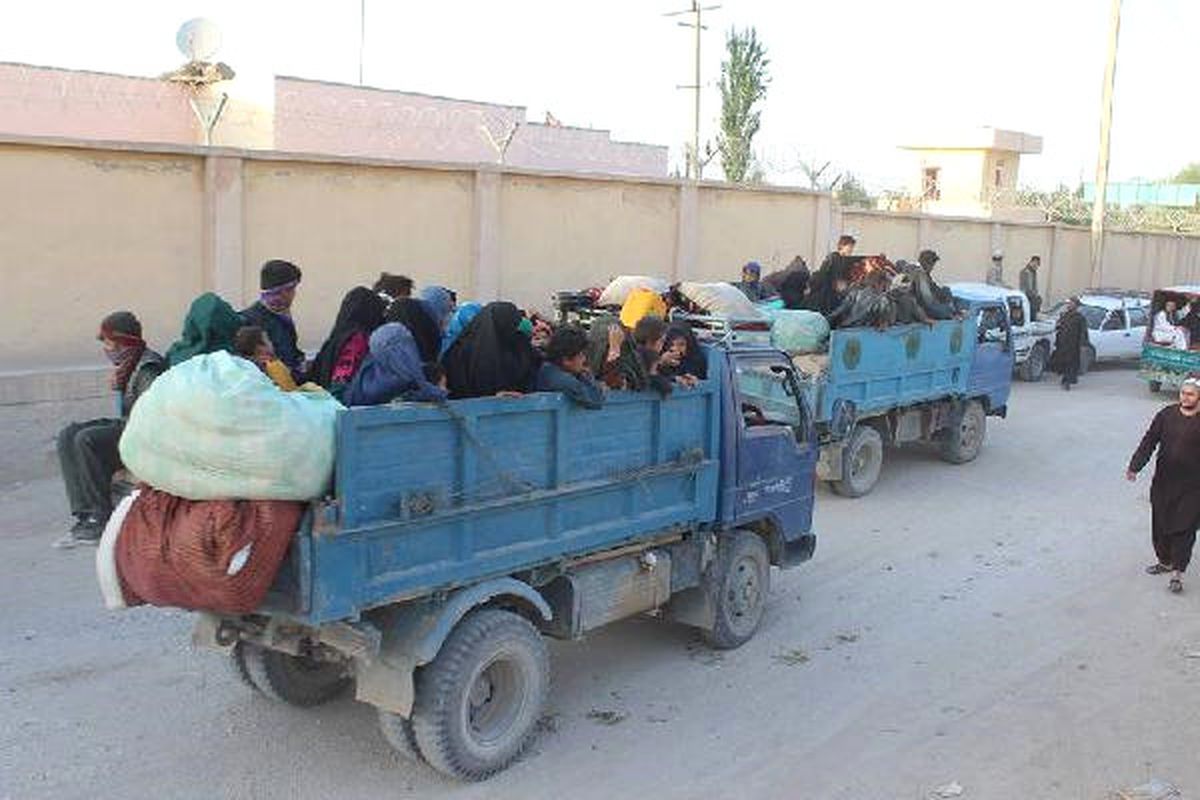 Afganistan\'da 235 Sivil, Işıd ve Taliban Kuşatmasından Kurtarıldı