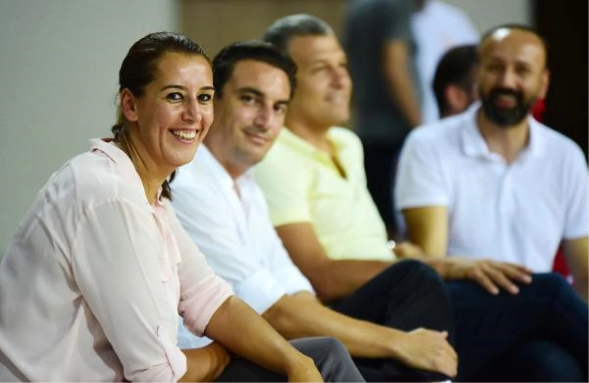 Antalyaspor Erkek Basketbol Takımına Kadın Genel Menajer