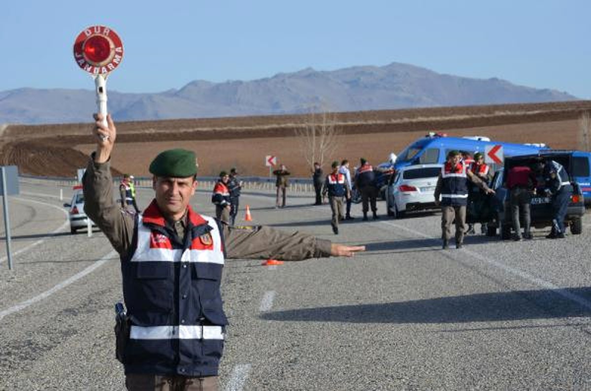 Aranan Fetö\'cü Jandarmanın Yol Kontrolünde Yakalandı