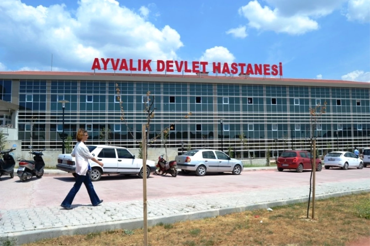 Aydınlıoğlu\'dan Ayvalık Devlet Hastanesi\'ne Dev Hizmet