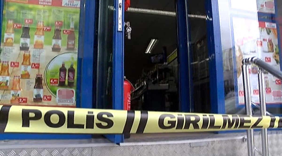 Beyoğlu\'nda Güpegündüz Silahlı Market Soygunu