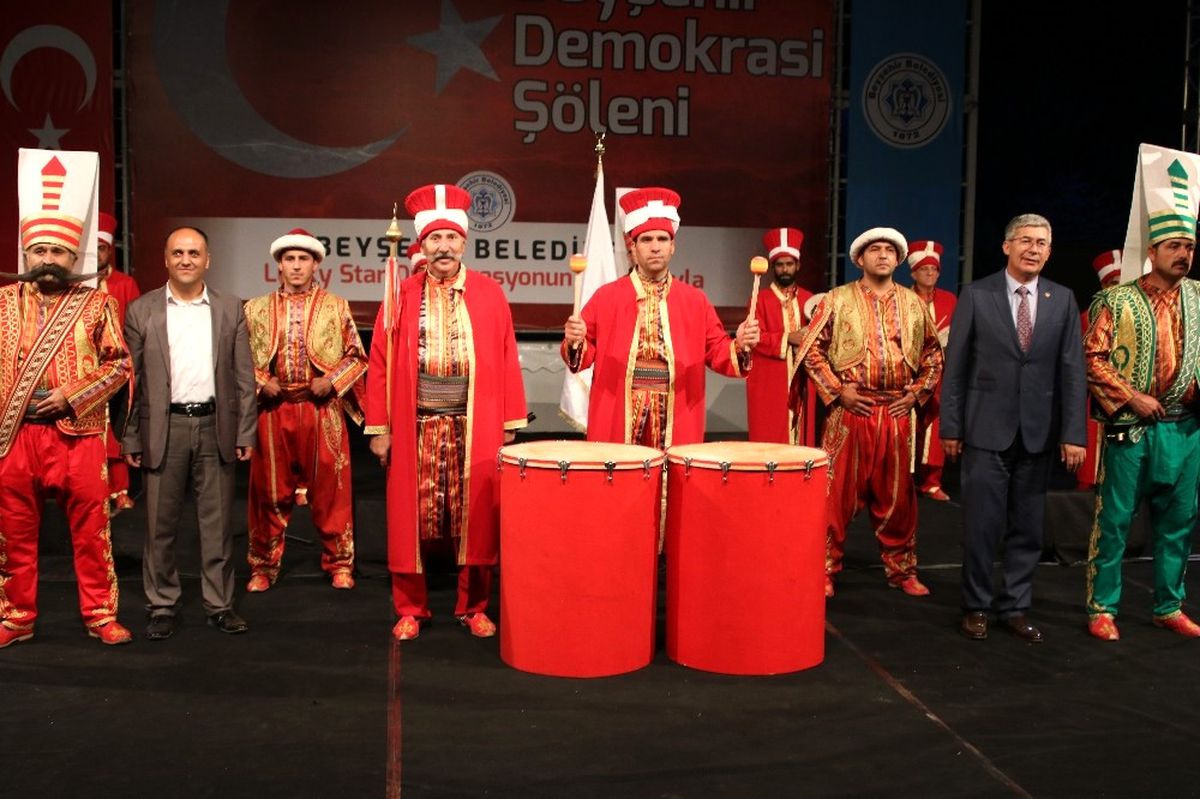 Beyşehir Belediyesi\'nden Şehit Aileleri ve Gazilere \'Mehteran\' Jesti