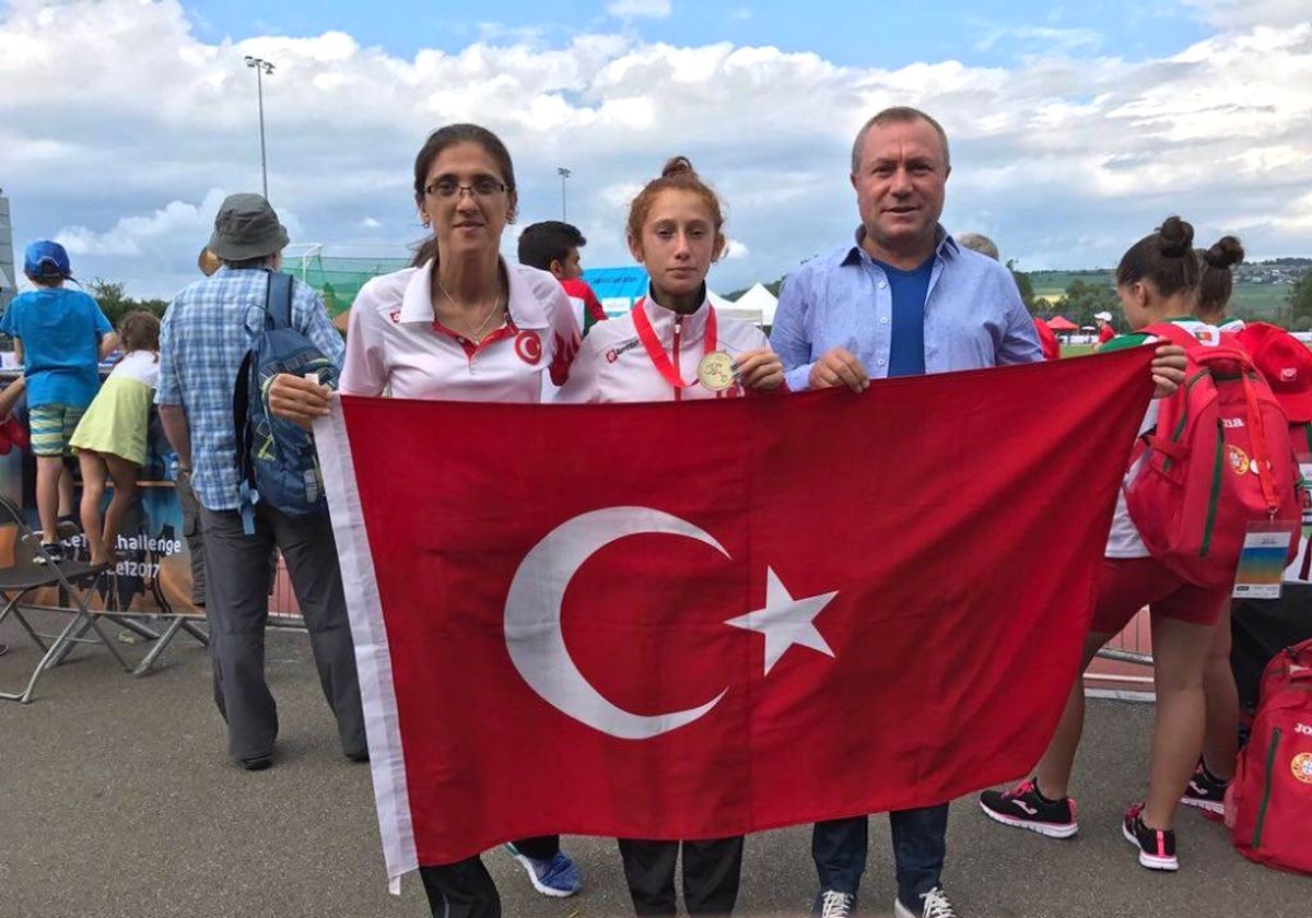 Burhaniye\'de Altın Kız Muhsine\'ye Görkemli Karşılama