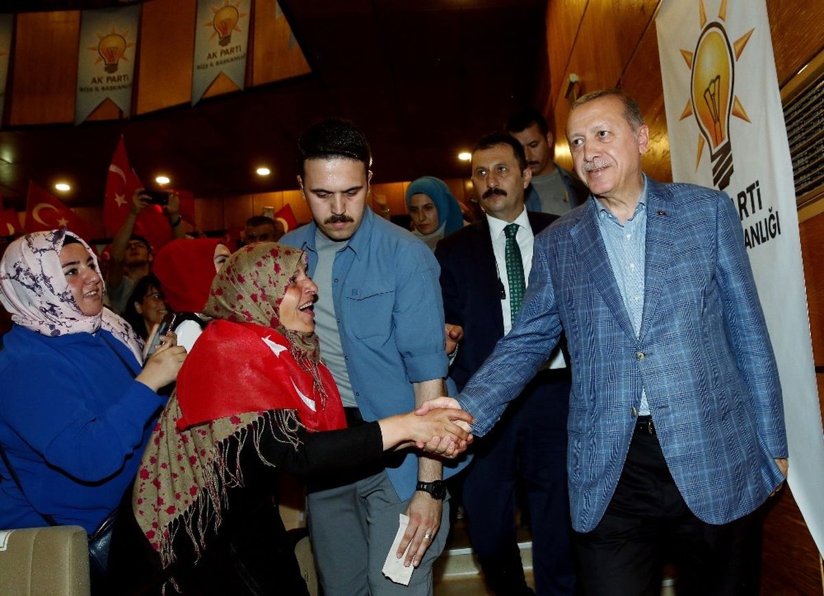 Cumhurbaşkanı Erdoğan Rize\'de AK Parti İl Danışma Meclisi Toplantısı\'nda Konuştu (3)