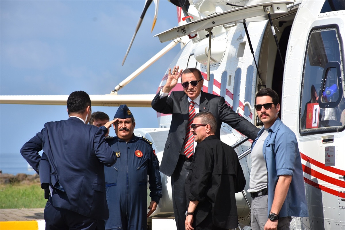 Cumhurbaşkanı ve AK Parti Genel Başkanı Erdoğan Trabzon\'da