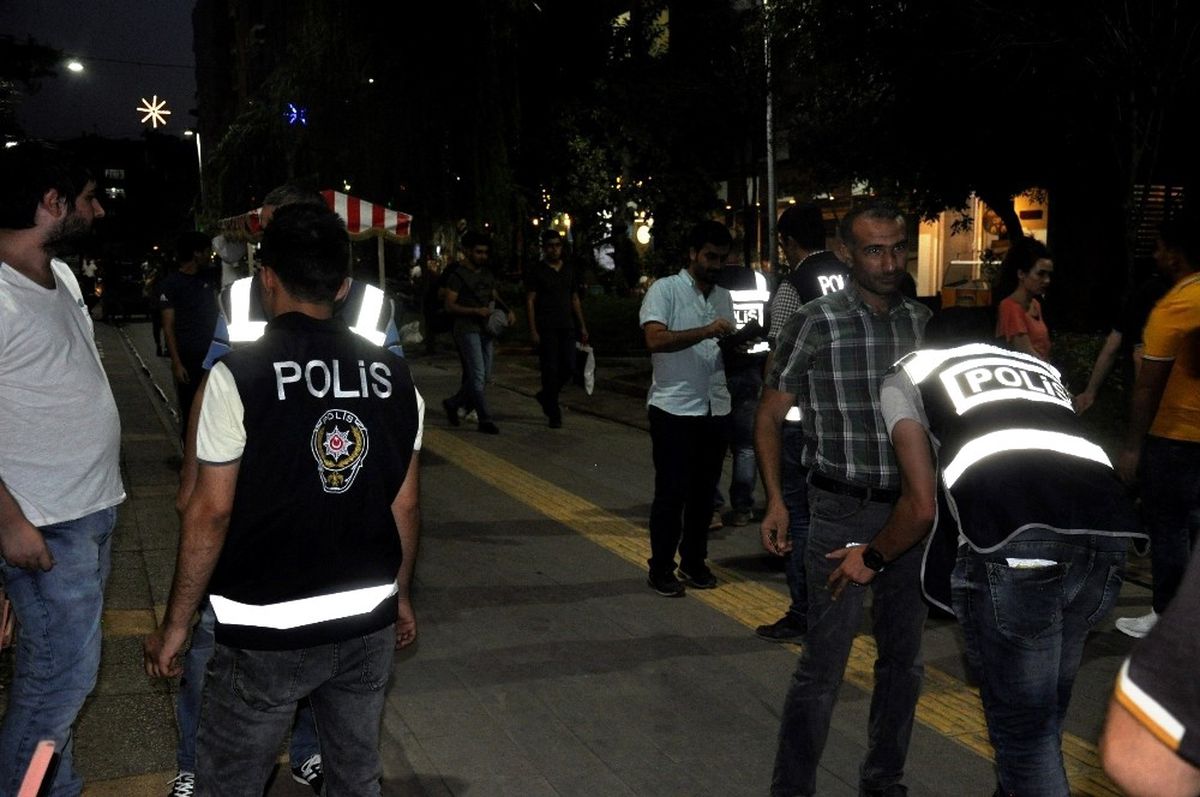 Diyarbakır\'da Bin 400 Polisle Huzur Operasyonu