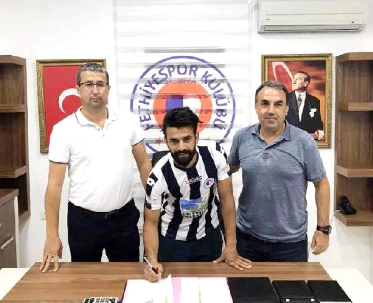 Fethiyespor Emrullah\'la Anlaştı