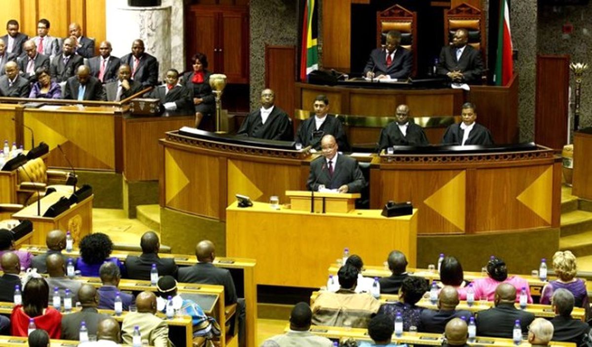 Güney Afrika\'da Kritik Oylama