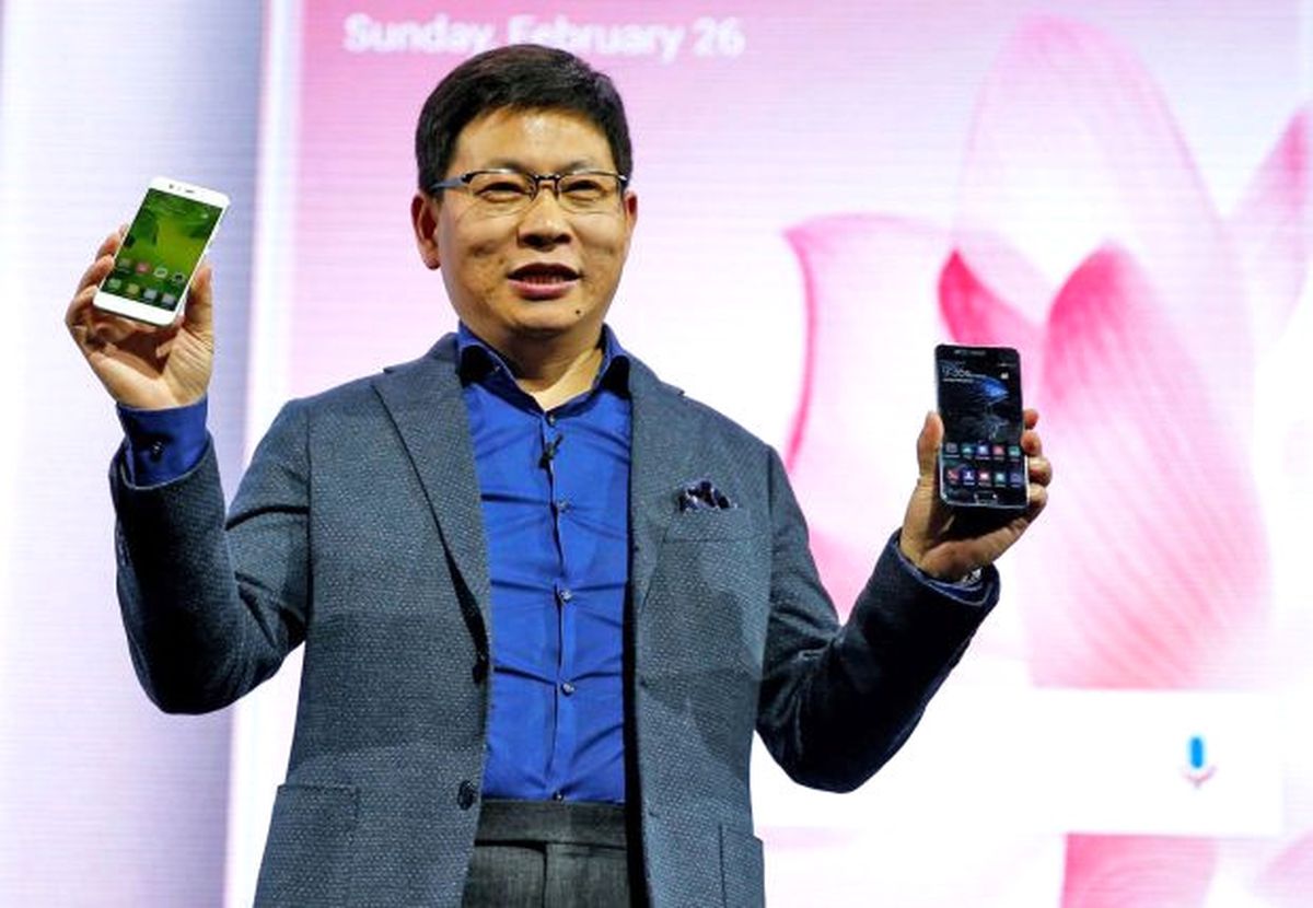 Huawei Apple\'a Evinde Rakip Oluyor, At&t 2018 Satmaya Başlıyor