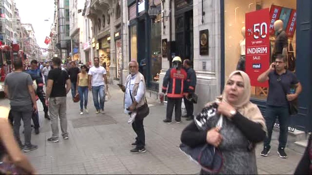 İstiklal Caddesinde Yangın Paniği