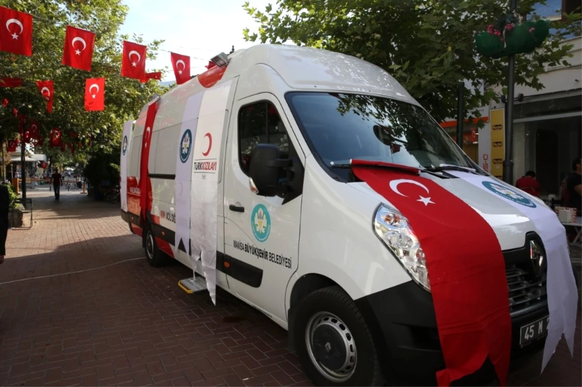 Kızılay, Büyükşehirin Tahsis Ettiği Araçla 2 Bin 400 Ünite Kan Topladı