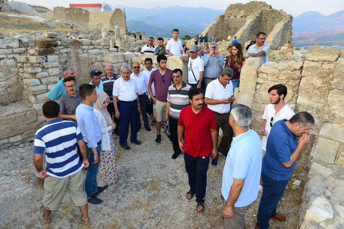 Milli Eğitim Müdürleri Antik Kenti Gezdi