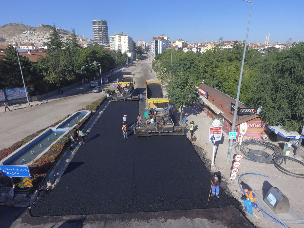Milli İrade Caddesinde Sıcak Asfalt Çalışmaları Başladı
