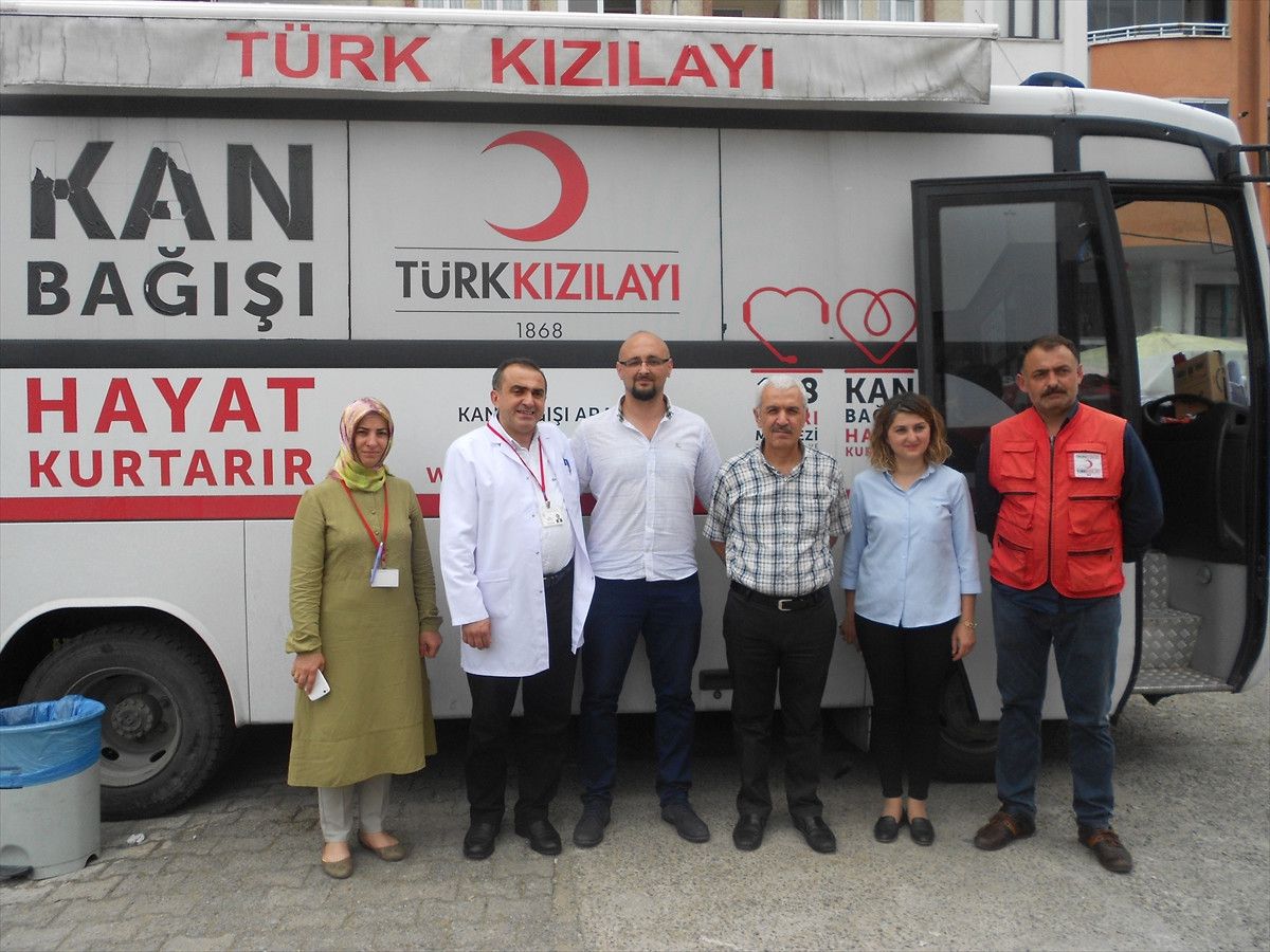 Of\'ta Kızılay\'a Kan Bağışı