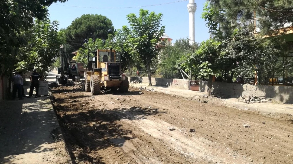 Osmancık\'ta Alt Yapısı Tamamlanan Caddeler Asfaltlanıyor