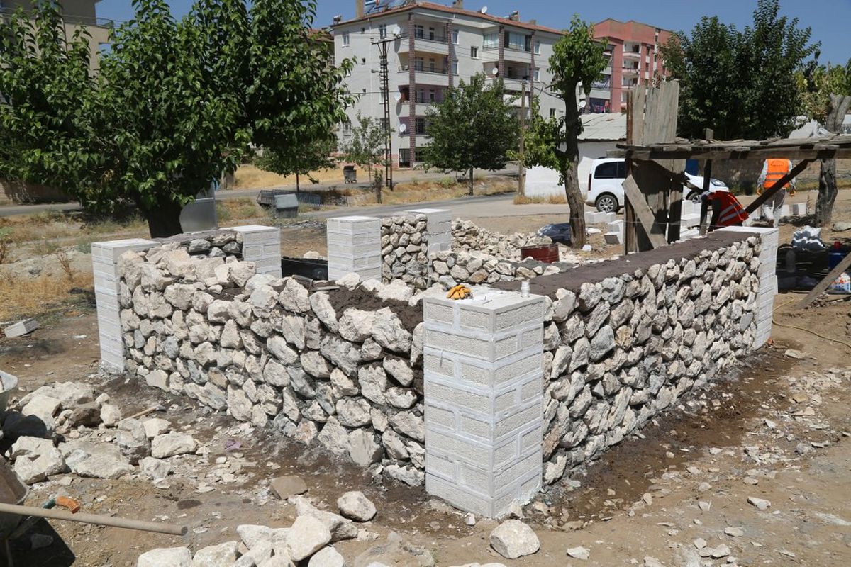 Salı Baba\'nın Türbesi Yapılıyor