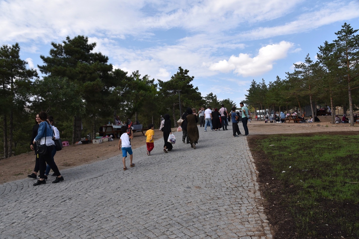 Sille Baraj Park\'ta Ziyaretçi Yoğunluğu