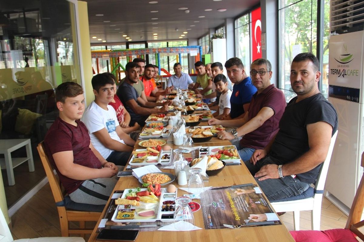 Termal Park\'tan Çan Belediyesi Güreşçilerine Kahvaltı